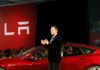 Elon Musk vyjádřil podporu kryptoměnám. Těm to ale nepomohlo a dál padají Tesla, Musk
