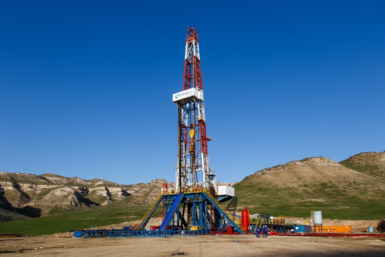 IEA: Ropné trhy se po útocích v Saúdské Arábii rychle zotavily