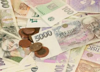 Koruna dnes po dohodě EU zpevnila a je nejsilnější od března koruna