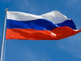 Prodej nových aut v Rusku v říjnu klesl čtvrtý měsíc za sebou Rusko, ruská vlajka
