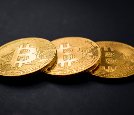 Kryptoměny podlehnou regulaci. Je to jen otázka času, tvrdí šéf americké Komise pro cenné papíry Bitcoin, krypto