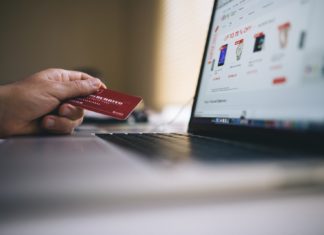 eBay: vliv znovuotevření obchodů ukazuje na výsledky ecommerce, platební karta, online platba