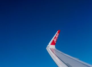 Budoucnost nízkonákladové AirAsia je nejistá, varují auditoři Budoucnost nízkonákladové AirAsia je nejistá, varují auditoři