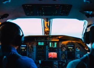 S&P řadí do investičního stupně dluhopisy jen tří aerolinek S&P řadí do investičního stupně dluhopisy jen tří aerolinek