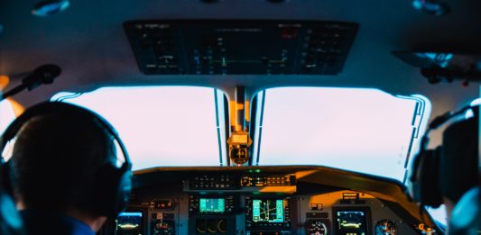 S&P řadí do investičního stupně dluhopisy jen tří aerolinek S&P řadí do investičního stupně dluhopisy jen tří aerolinek