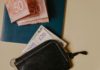 Libra po obnovení jednání o době po brexitu sílí. Dolar míří dolů libra