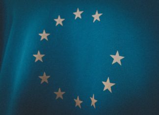 Libra ztratila procento své hodnoty za jediný den. Kvůli obavám z tvrdého brexitu eu