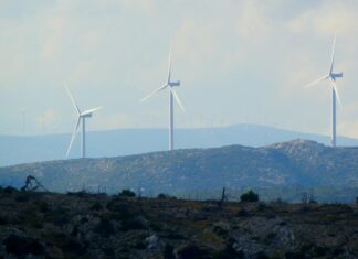 Evropská unie se chystá zasáhnout proti rostoucím cenám energií. Ty začínají pomalu klesat ESG, větrná elektrárna, udržitelná energie
