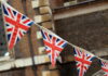 Boj proti inflaci pokračuje. Úroky zvýšily centrální banky v Británii nebo Česku Velká Británie, inflace, vlajka