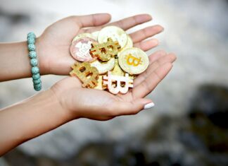 Bitcoin se dostal nad 42 tisíc dolarů, Ethereum se blíží třítisícové hranici . Cena Bitcoinu se během soboty vyšplhala nad 42 tisíc dolarů.