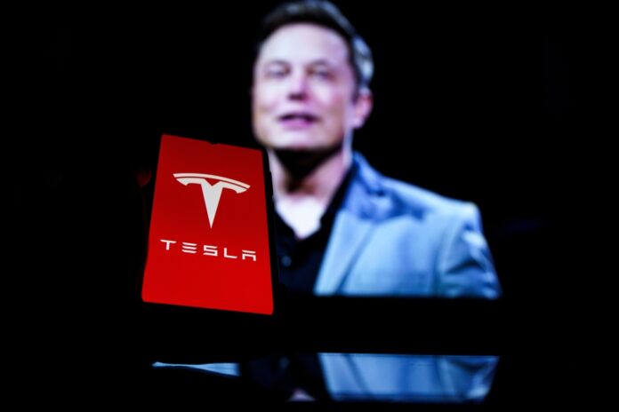 Elon Musk oznámil propouštění zaměstnanců.