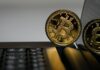Bitcoin umazal týdenní ztráty, pesimismus na trhu však přetrvává Nejrozšířenější kryptoměna dokázala ve druhé polovině umazat ztráty, které utrpěla v dřívějších dnech