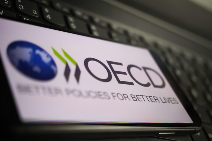 Hospodářský růst ve světě bude v roce 2023 pomalejší, předpovídá OECD