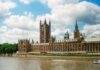 Britský ministr financí představil plán na konsolidaci státního rozpočtu. Dojde i na zvýšení daní Téměř polovina z 55 miliard liber, které chce Jeremy Hunt ušetřit, má být získána na příjmové straně, zbytek na straně výdajové.
