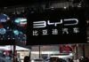 Výrobce elektromobilů BYD plánuje v Číně závod na baterie za 1,2 miliardy USD Čínská společnost BYD, která je největším výrobcem elektromobilů na světě, plánuje investovat v Číně 1,2 miliardy USD (26,6 miliardy Kč) do výstavby nového závodu na baterie pro elektromobily.