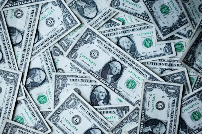 Tržby za říjen až prosinec klesly o 24 procent na 15,3 miliardy USD a nižší byly druhé čtvrtletí za sebou. Analytici v anketě společnosti Refinitiv očekávali v průměru tržby 16,39 miliardy USD.