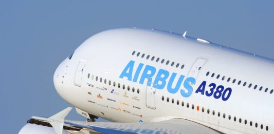 Reuters: Airbusu ve čtvrtletí kvůli potížím s dodávkami klesl odbyt o 11 procent airbus