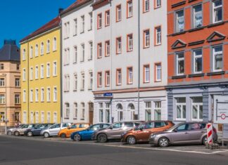 Průzkum: Zájem Čechů o změnu bydlení kvůli ekonomické situaci meziročně klesl bytové domy, bydlení