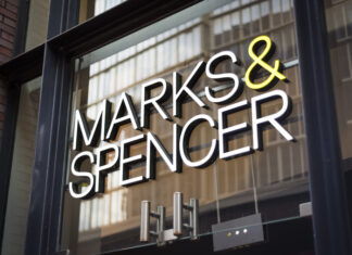 Britskému řetězci Marks & Spencer klesl celoroční zisk, tržby ale vzrostly Marks & Spencer, tržby, zisk