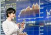 Japonský akciový index Nikkei znovu vystoupal nejvýš za 30 let akcie, růst akcií, Japonsko, japonské akcie, Japonka