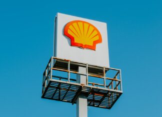 Nafta atakuje 31 korun za litr, benzín 36,50 Kč/l shell, čerpací stanice, benzín, nafta, benzina