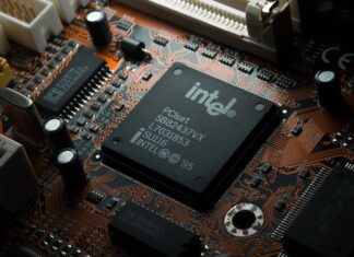 Intel zrušil plánované převzetí izraelského výrobce čipů Tower Semiconductor Intel, čip, systém, výrobce
