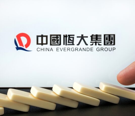 Akcie čínského developera Evergrande se propadly až o 87 procent Evergrande, dluh, burza, postih