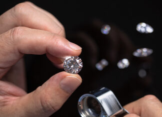 Druhý největší americký producent syntetických diamantů zkrachoval diamant, syntetický, Amerika