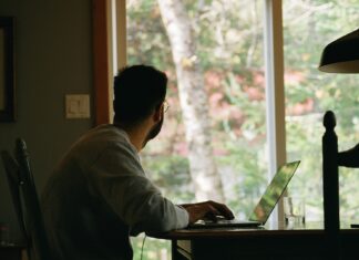 Práce z domova – Tipy, jak si vydělat z pohodlí domova home office