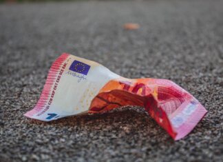 Inflace v Evropské unii v říjnu klesla na 3,6 procenta, v ČR je druhá nejvyšší inflace, eu, eurozona, čr