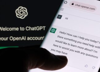 Britský antimonopolní úřad přezkoumá partnerství Microsoftu a OpenAI chatgpt, konverzace, mobil, chat, prst