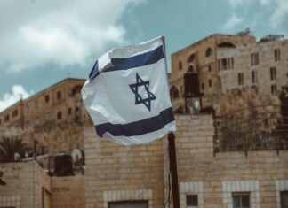 Izraelská centrální banka varuje před ekonomickými dopady růstu výdajů na armádu izrael vlajka