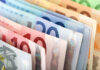 Euro po oznámení odhadů výsledků francouzských voleb oslabilo