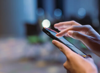 IDC: Globální dodávky smartphonů příští rok klesnou kvůli nákladům na čipy Smartphone
