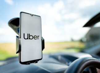 Uber koupí za 270 milionů eur podíl v německé rozvážkové službě Delivery Hero Uber