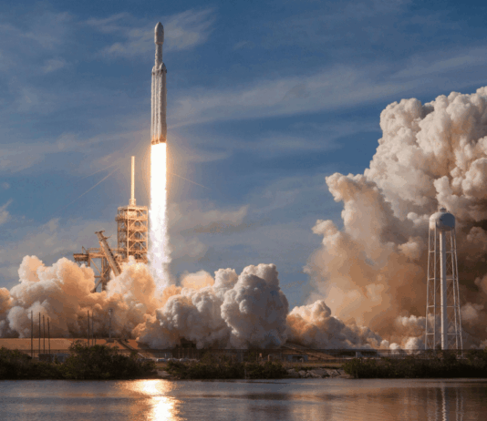 Na trhu Nasdaq se začne obchodovat s akciemi americké společnosti SpaceX SpaceX, Zdroj: Unsplash