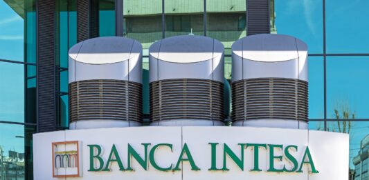 Intesa nabídla 30,6 miliardy eur za převzetí MPS Intesa