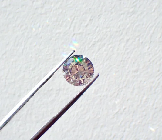 Diamantový trh už několik let ztrácí lesk. Největší hráč začal snižovat ceny Diamant