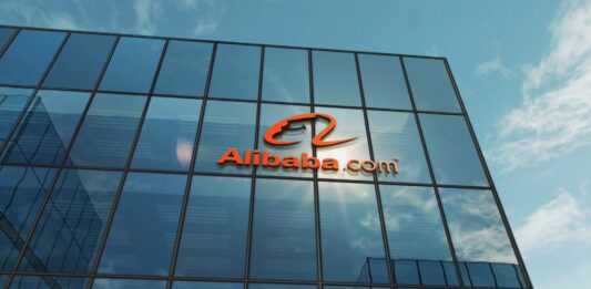 Čínský podnik Alibaba v Hongkongu prodal akcie v rekordním sekundárním umístění Alibaba. Zdroj fotky: Adobe Stock