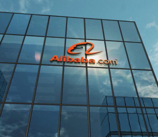 Čínský podnik Alibaba v Hongkongu prodal akcie v rekordním sekundárním umístění Alibaba. Zdroj fotky: Adobe Stock