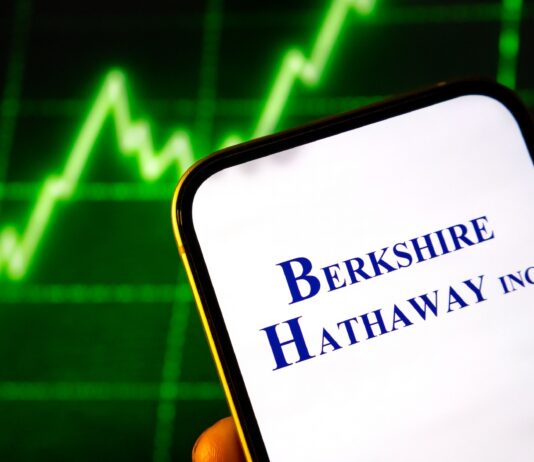 Berkshire pod vedením Grega Abela více investuje a zdvojnásobila čtvrtletní zisk Bekshire