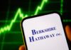 Berkshire Hathaway akcie (Třída A vs. Třída B) a strategie Warrena Buffetta: Proč gigant drží rekordní hotovost a jak kopírovat jeho portfolio? Berkshire Hatway