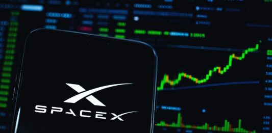 Bloomberg: Musk je díky zájmu o akcie SpaceX a Tesly znovu dolarovým bilionářem SpaceX