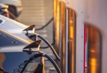 Automobilka Tesla představila sportovní vůz s raketovými tryskami Tesla. Zdroj fotky: Adobe Stock