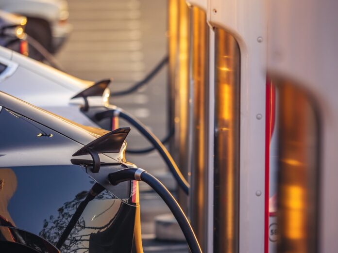 Tesla. Zdroj fotky: Adobe Stock